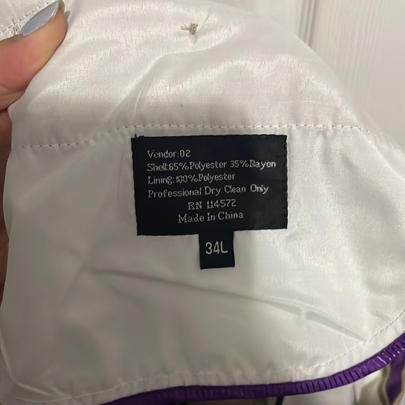 Tuxedo comes with pants and handkerchief - Picture 9 of 10